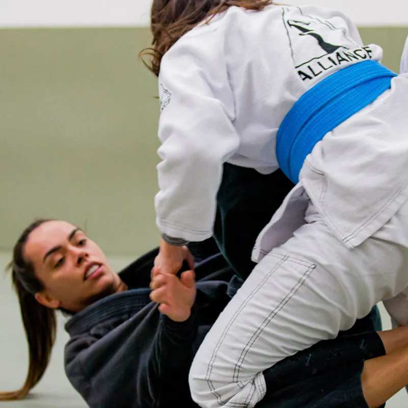 Treino de JIU JITSU feminino em academia Alliance